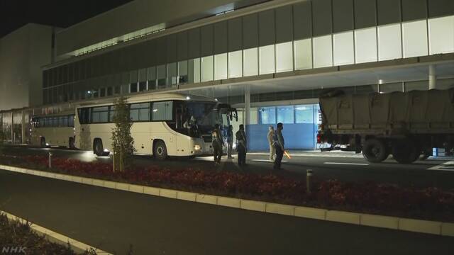 開院前の医療施設にクルーズ船の乗客らが到着 愛知 岡崎