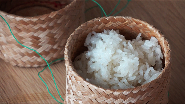 The bamboo preserves the sticky rice's flavor for a long time.