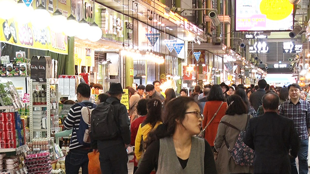 Seoul, the capital of South Korea, has many large markets such as this one.