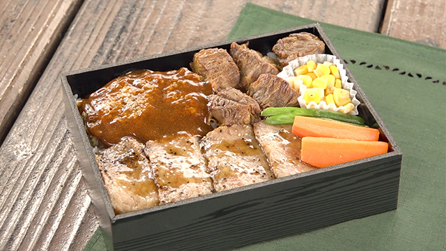 Maki has come to look for a Yamagata’s famous Yonezawa beef bento. It’s a luxurious bento featuring cubed steak, hamburger steak and sliced steak, and must be ordered in advance.