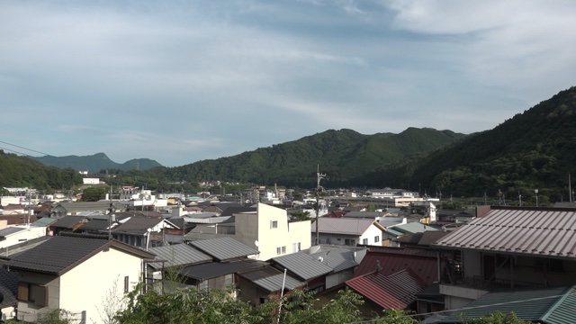 Bento Topics, today from the town of Daigo in Ibaraki Prefecture. Surrounded by mountains, it’s a nature wonderland just a couple of hours by train from Tokyo.
