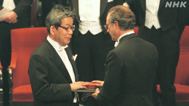 1994年、川端康成に続いて、日本人としては2人目となるノーベル文学賞を受賞した大江健三郎