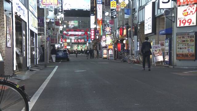 緊急事態宣言 新宿も人出少なく 歌舞伎町では帰宅呼びかけも