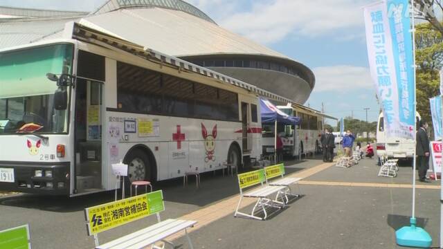 専用バスで献血会開催 血液不足のおそれ 神奈川 藤沢
