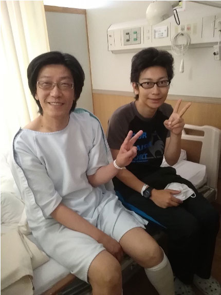 Kimura and his father at hospital, 2017