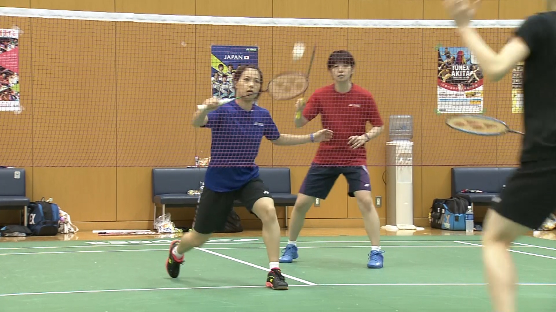 women's badminton doubles pair