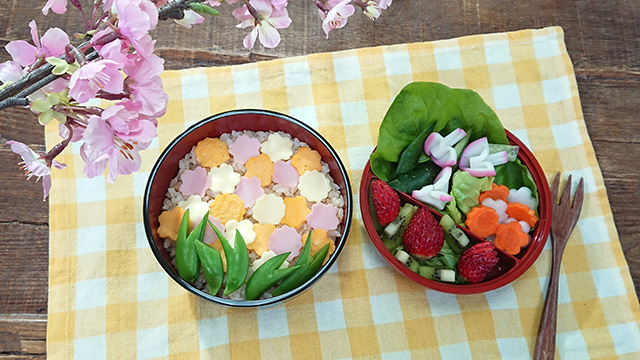 Spring Strawberry Bento Lunch Boxes - Sweet Peas and Saffron