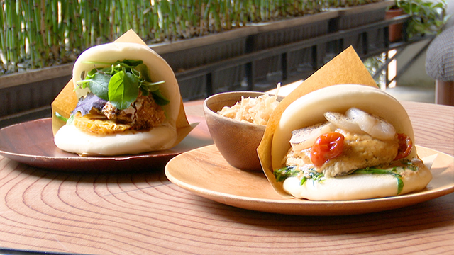 A new style of gua bao stuffed with a variety of interesting combinations like scallops and white fish, or Taiwanese sweet pineapple and fried chicken, has become popular with trend-setting youngsters.