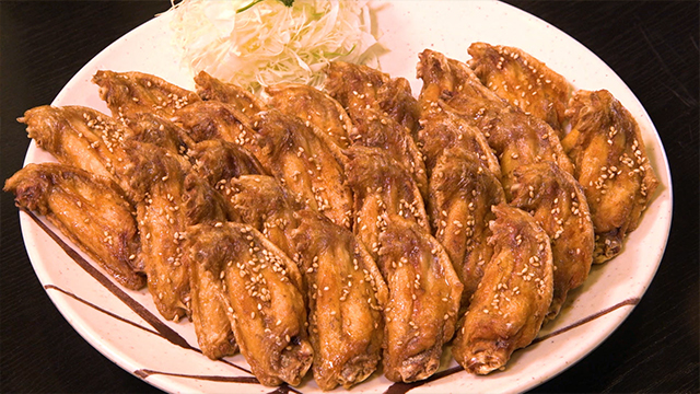 Nagoya is famous for its deep-fried chicken wings, tebasaki. Sweet, savory, and spicy, tebasaki are a staple in izakaya.