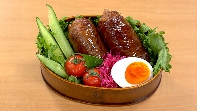 Meat-wrapped Onigiri Bento