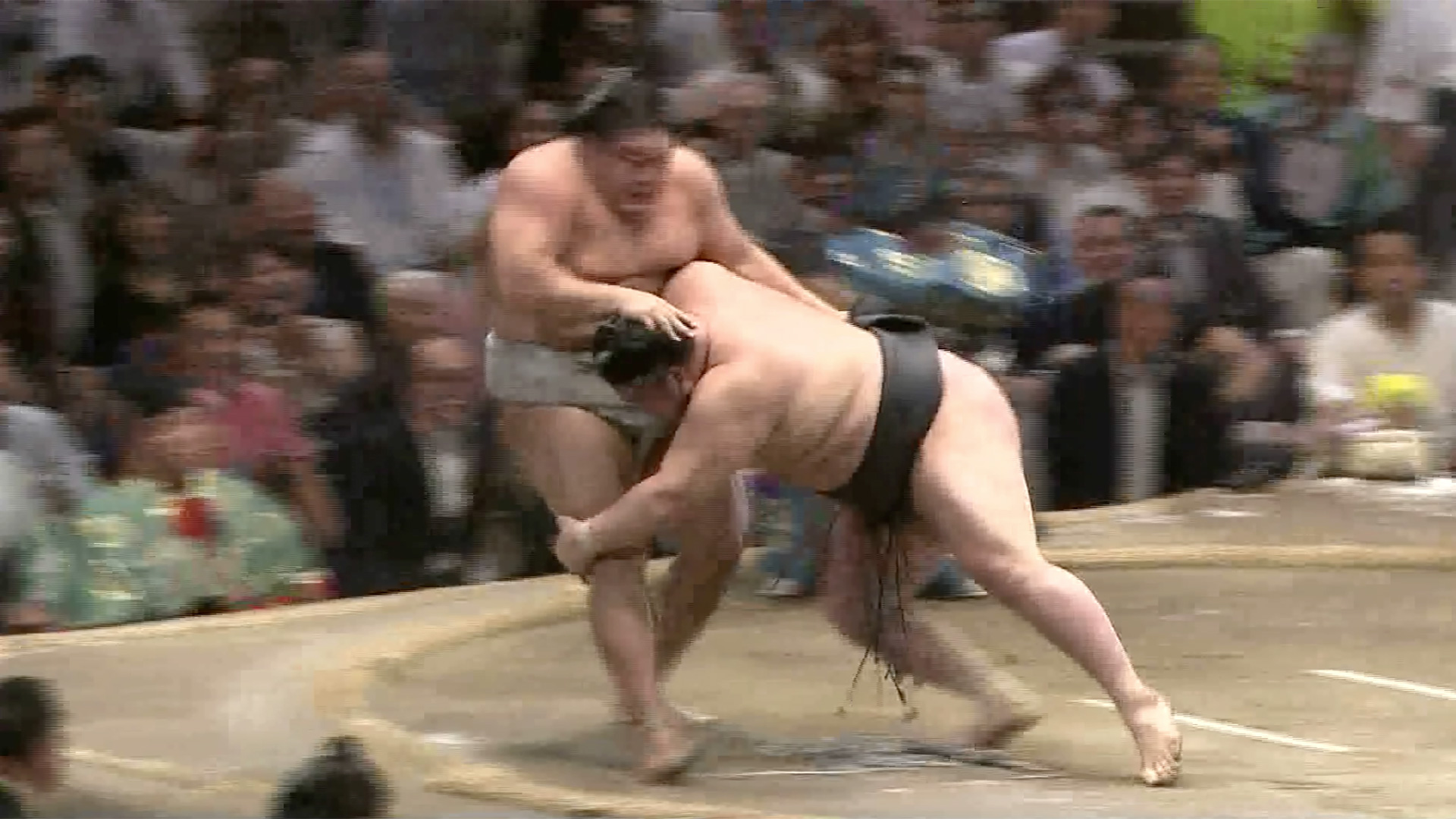 Watashikomi / Thigh grabbing push down