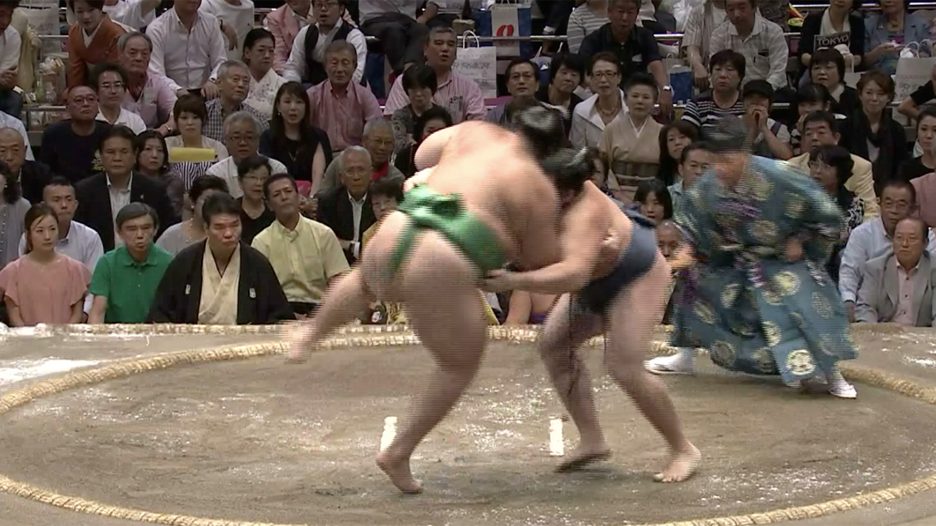 Uwatehineri / Twisting over arm throw