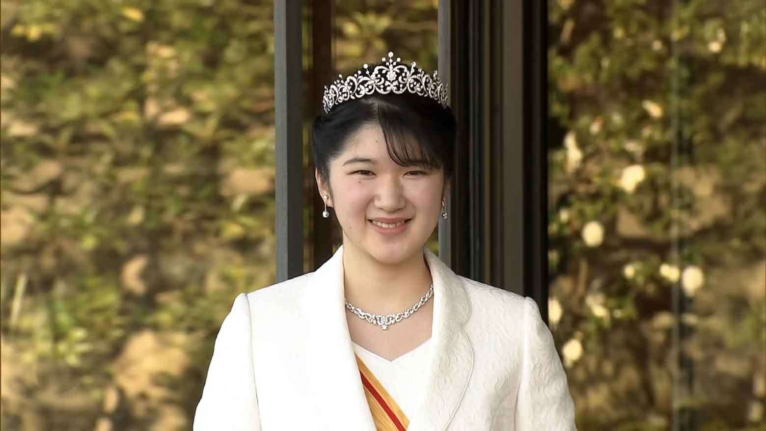 Les diadèmes impériaux font parler d’eux alors que la princesse Aiko fête ses 20 ans