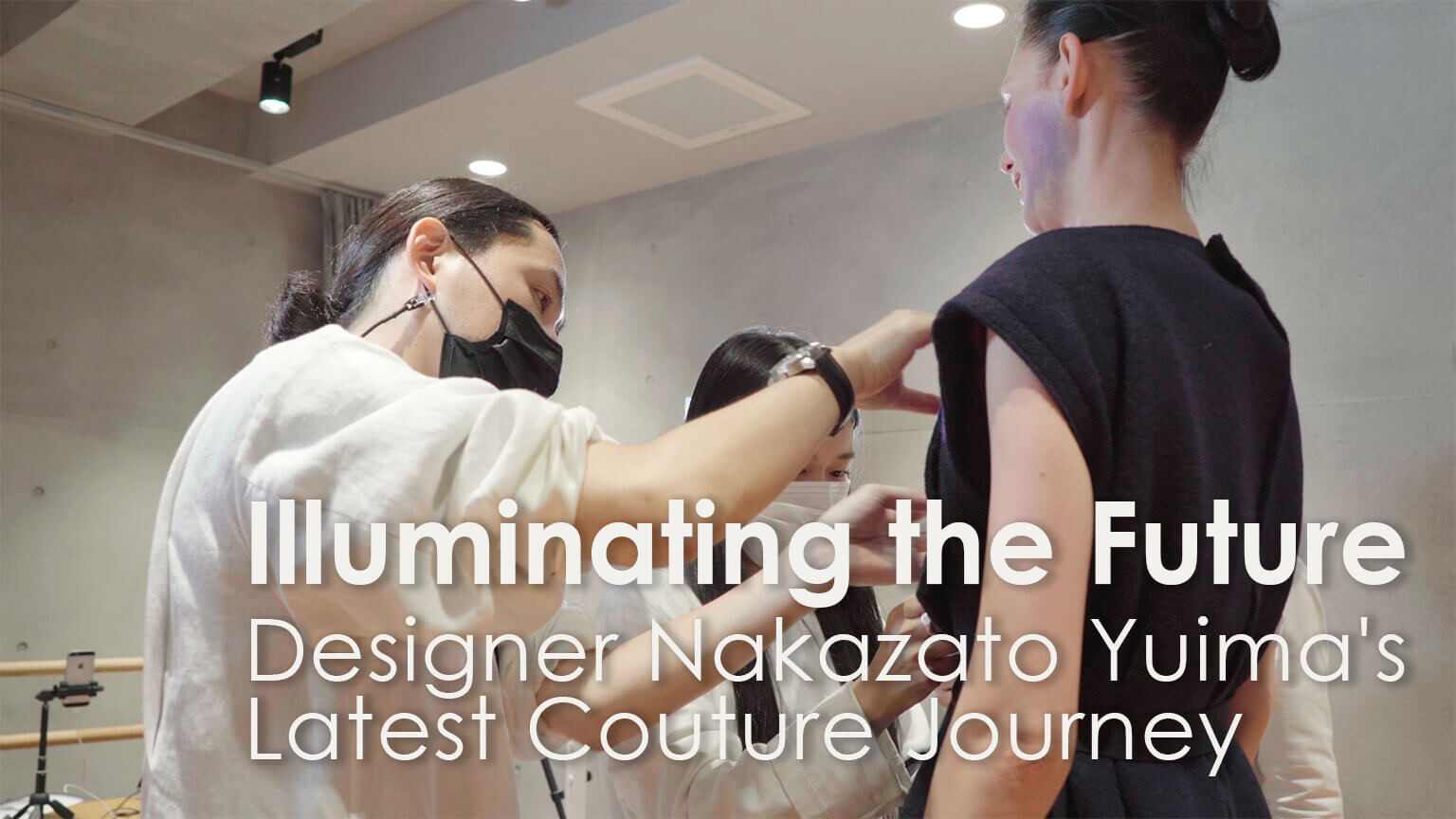 Eclairer l’avenir : le dernier voyage couture du styliste Nakazato Yuima