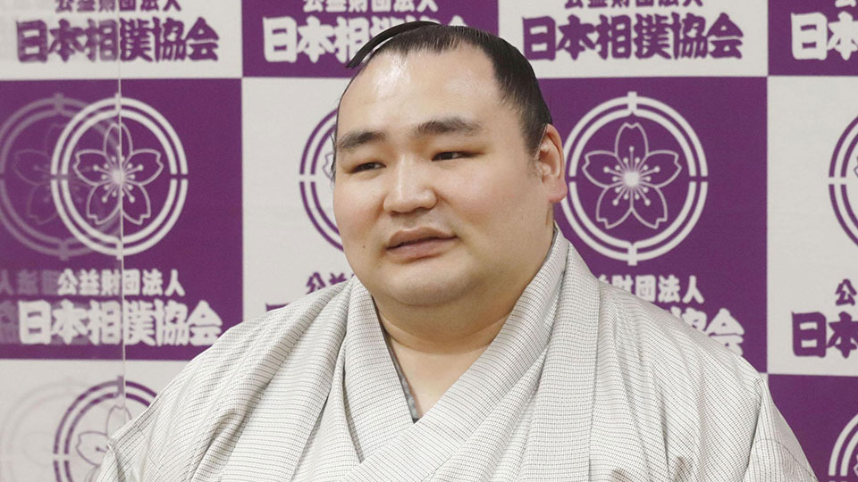 Kakuryu at the press conference on Thursday Day 12